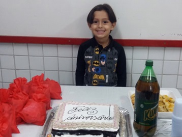 Aniversariantes Maria Isabelle, Lucildo Augusto e Rafhael Jamir Sala. Infantil IV A Professora. Rosângela Souza