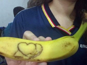 Tatuagem na banana -Arte Efêmera