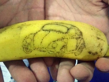 Tatuagem na banana -Arte Efêmera